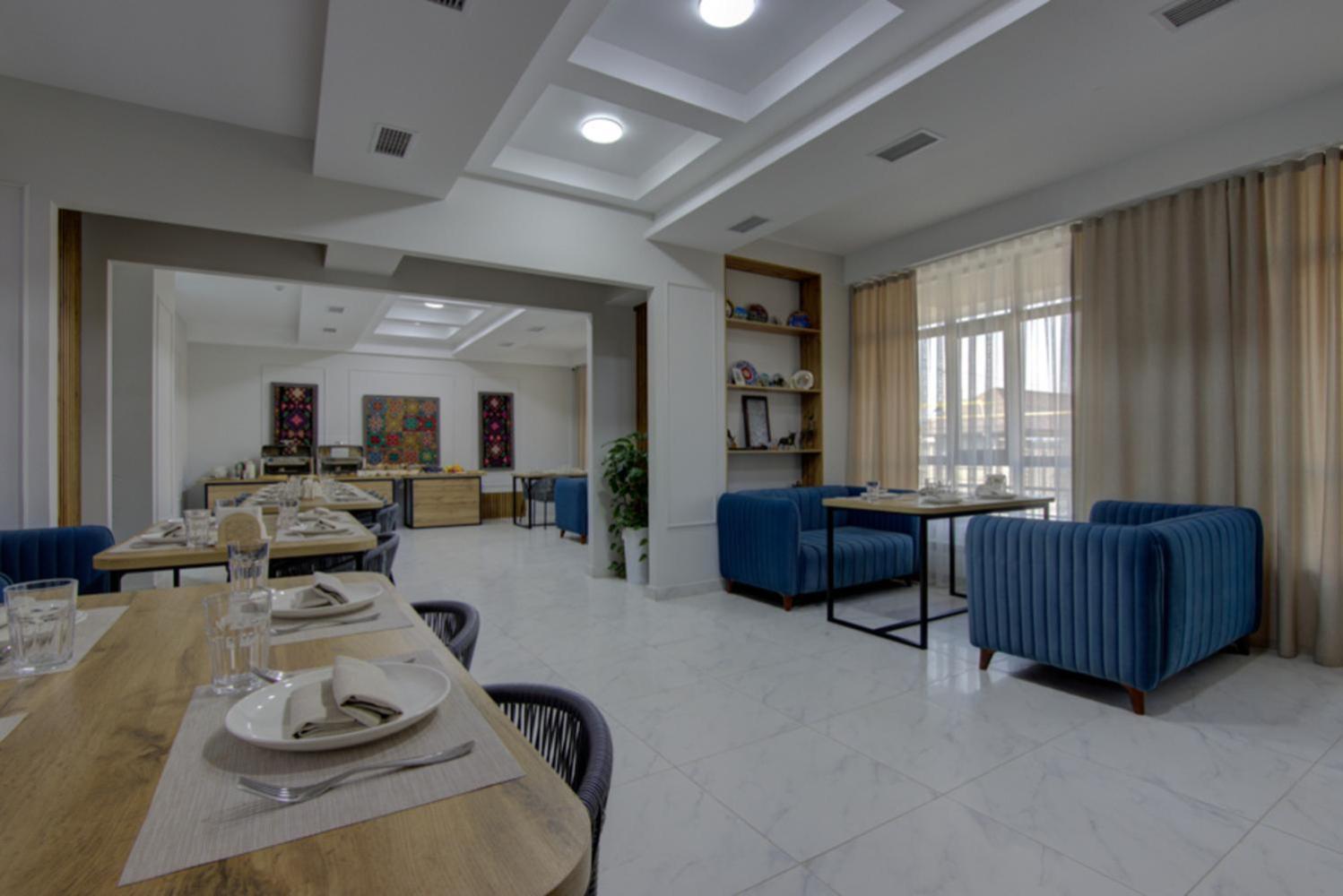 Aisha Hotel Bishkek Esterno foto